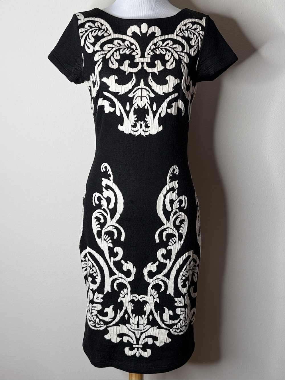Phase Eight Black and White Jacquard Print Cap Sleeve Midi Dress